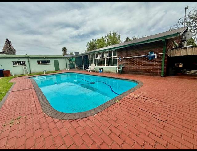 3 BEDROOM HOUSE FOR SALE IN VANDERBIJLPARK CW 5